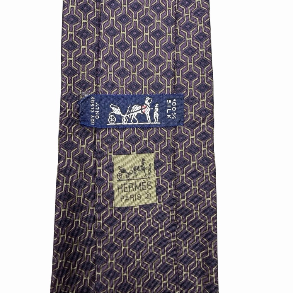 Hermes Men's Tie Geometric "H" Logo Purple Silk 5401 OA 3 5/8" (W) x 62.5" (L)